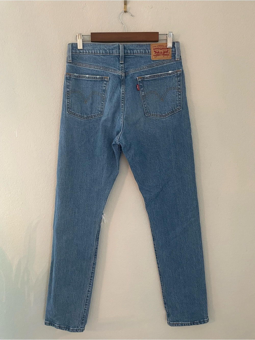 Levis 501 Denim Jeans Size 28 Medium Wash Distressed Long high waisted 90s style - Picture 3 of 10